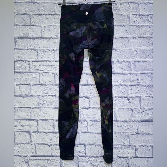 Lululemon Wunder Under Hi-Rise Tight Full-On Luxtreme 28"
Aura Dark Chrome Multi - Picture 2 of 13